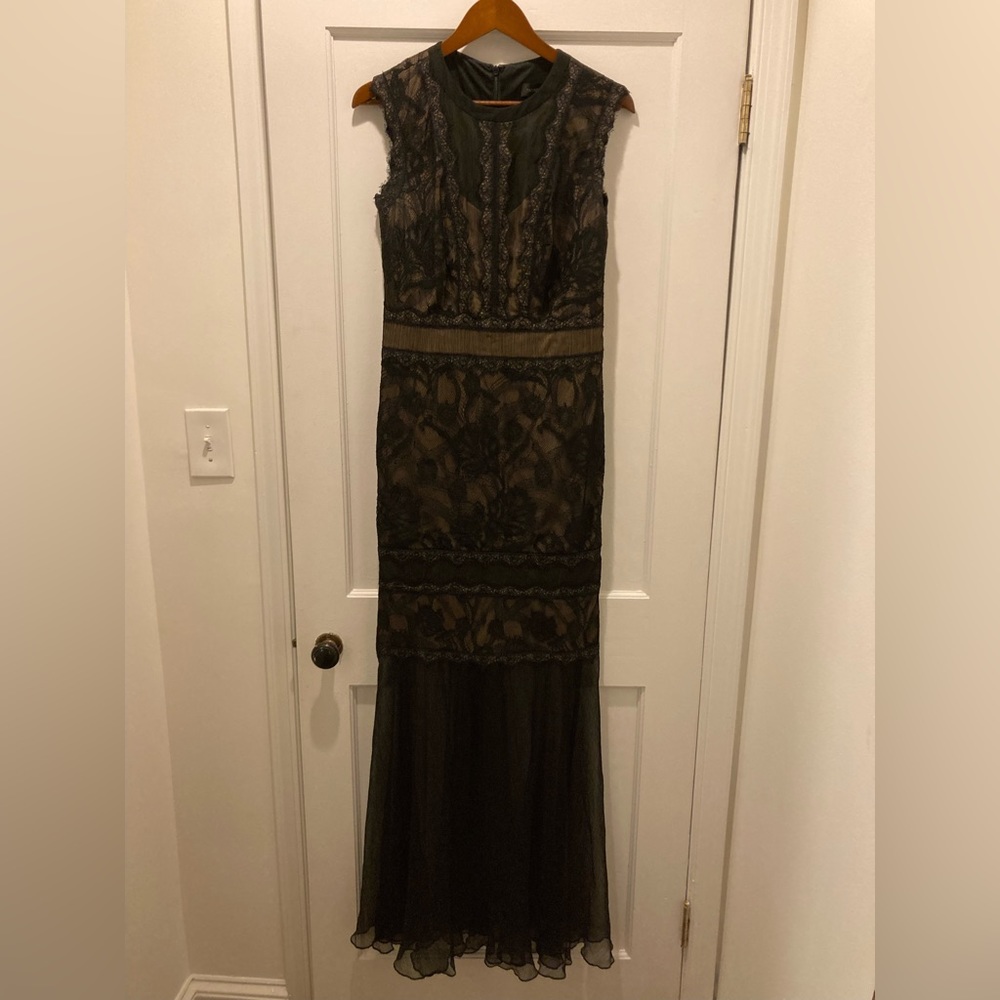 Tadashi Shoji black lace mermaid gown, size 10, EUC.